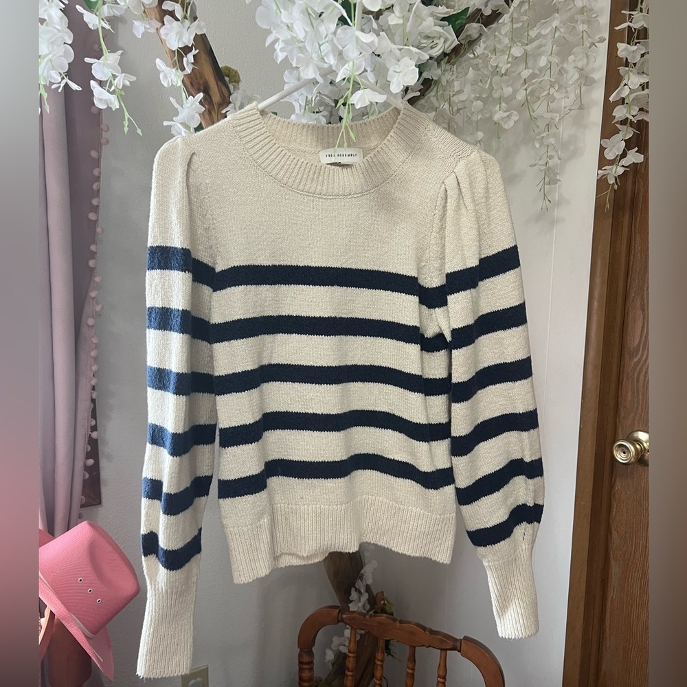 Free Assembly Super Cute Sweater
